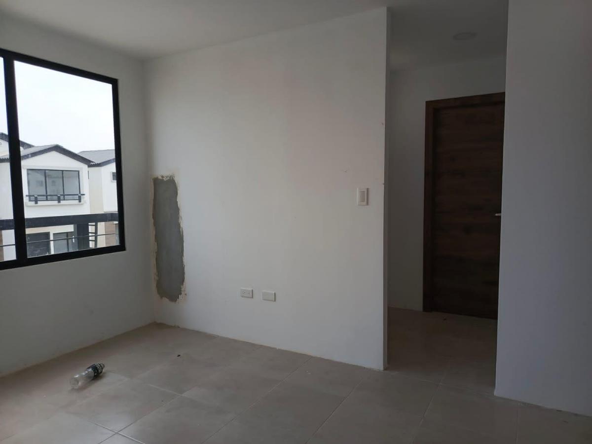 Casa de Venta en La Urbanización Los Prados, por Estrenar, 4 Dorm.. Guayas — imagen 3