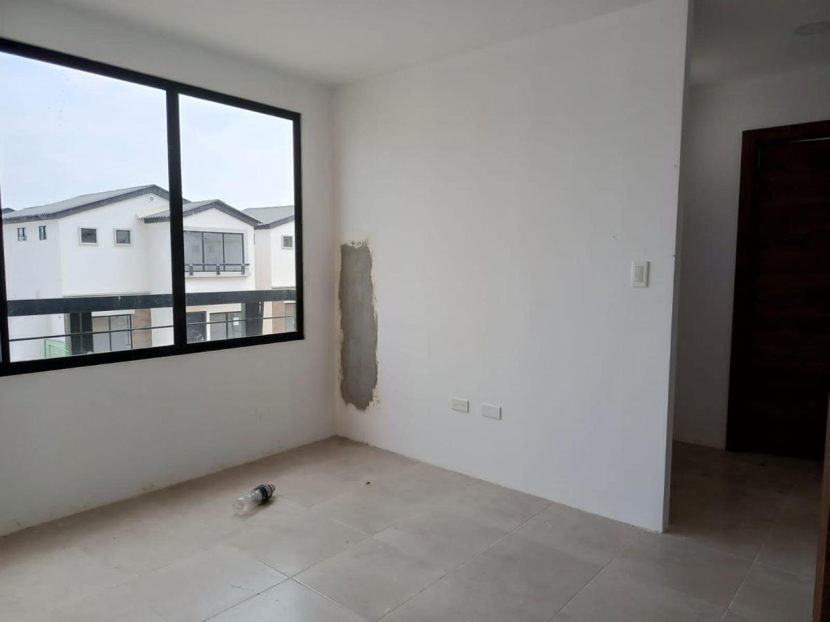 Casa de Venta en La Urbanización Los Prados, por Estrenar, 4 Dorm.. Guayas — imagen 2
