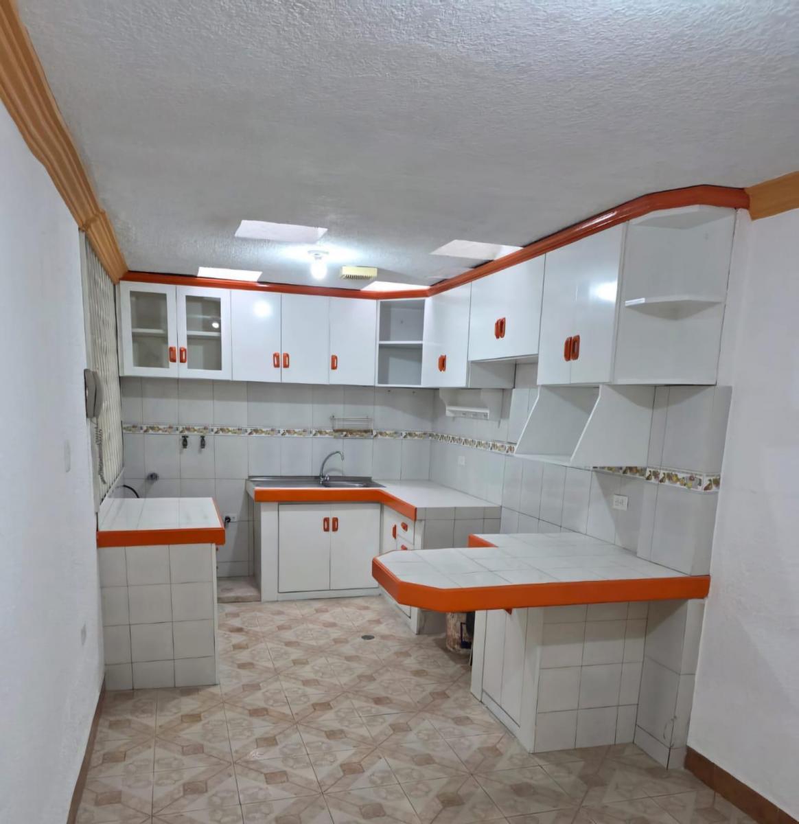 Casa en Venta Conjunto Los Alamos Carapungo — imagen 8