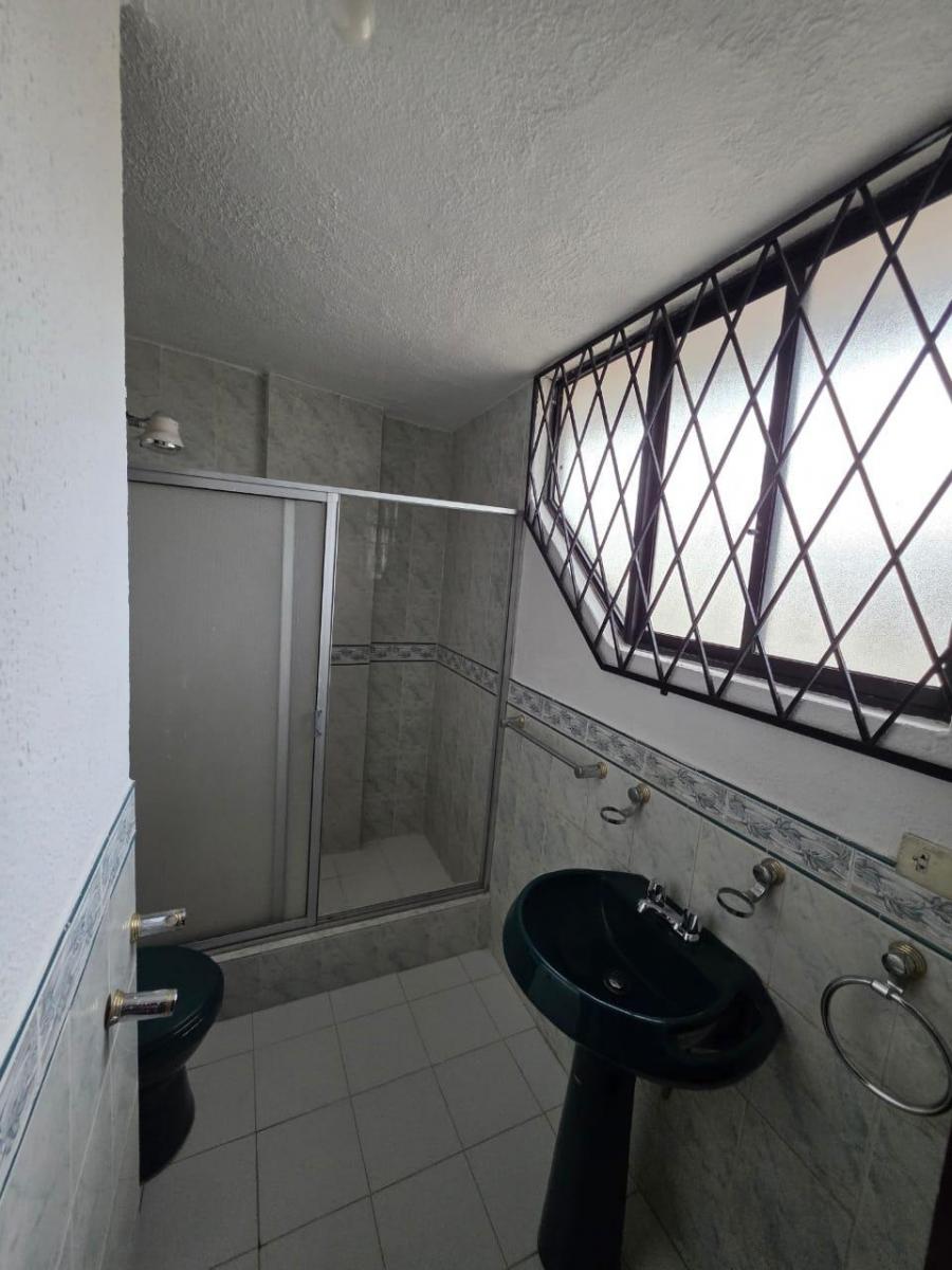 Casa en Venta Conjunto Los Alamos Carapungo — imagen 2