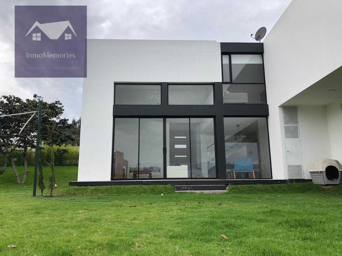 Oportunidad! Venta Espectacular Casa 3 Dorm. Amplio Jardín, Urbanización Nayón — imagen 10