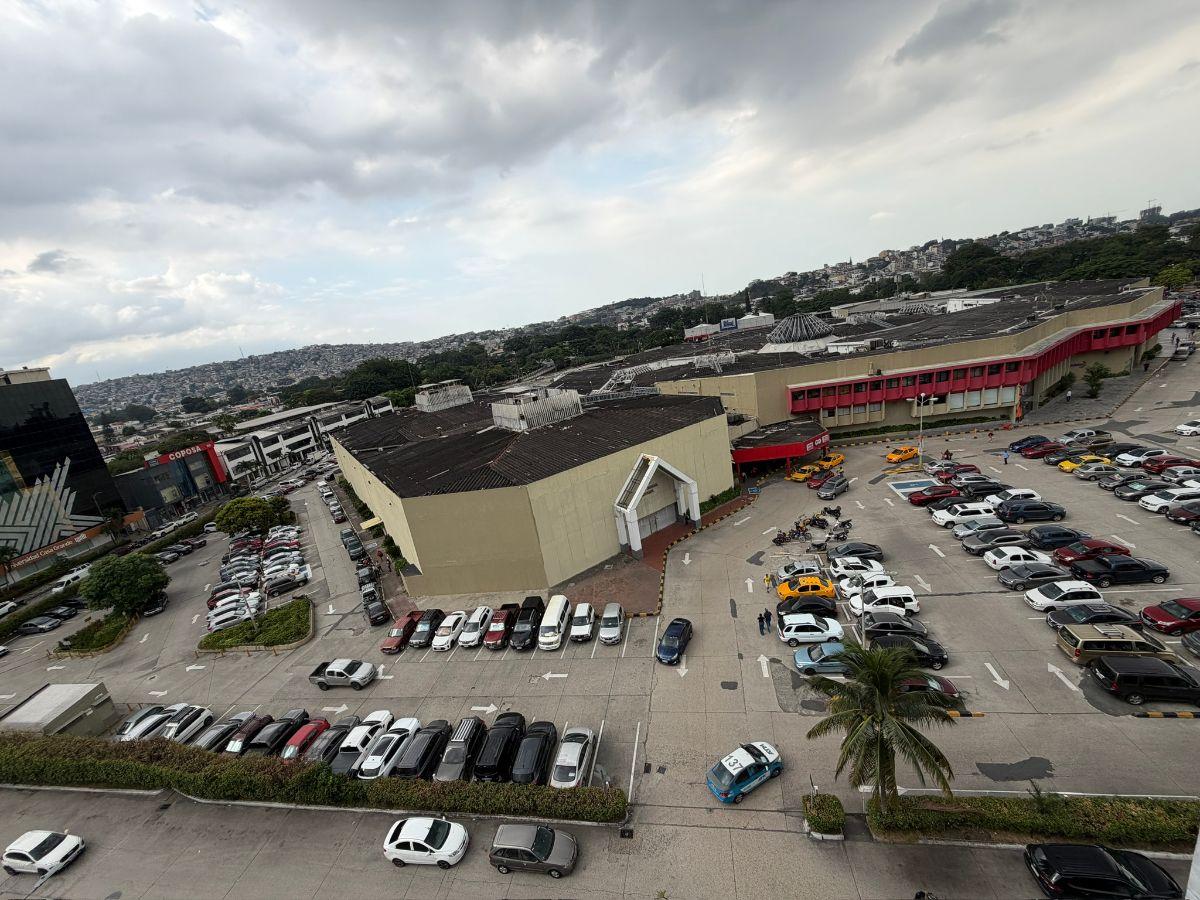 En Venta Terreno Comercial Premium 869,91 m², Ave Jtm Frente Al C. C. Albán Borja L. Torres, Guayas — imagen 6
