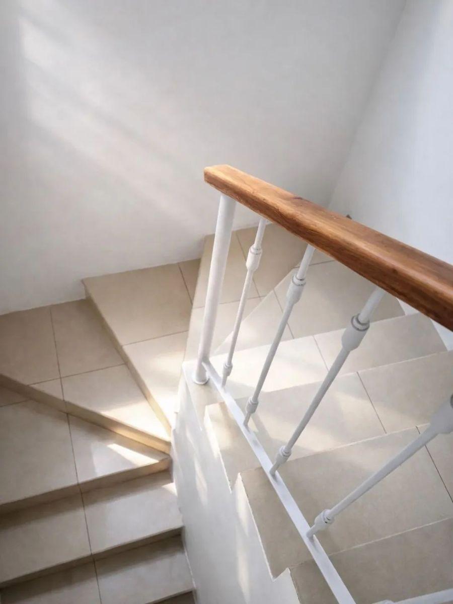 Ciudad Celeste - Moderna Casa en Venta en Ciudad Celeste - Samborondon, Guayas — imagen 9