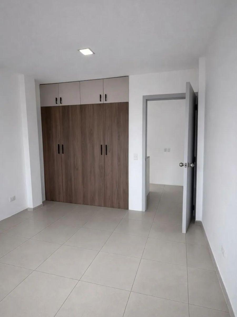Ciudad Celeste - Moderna Casa en Venta en Ciudad Celeste - Samborondon, Guayas — imagen 8