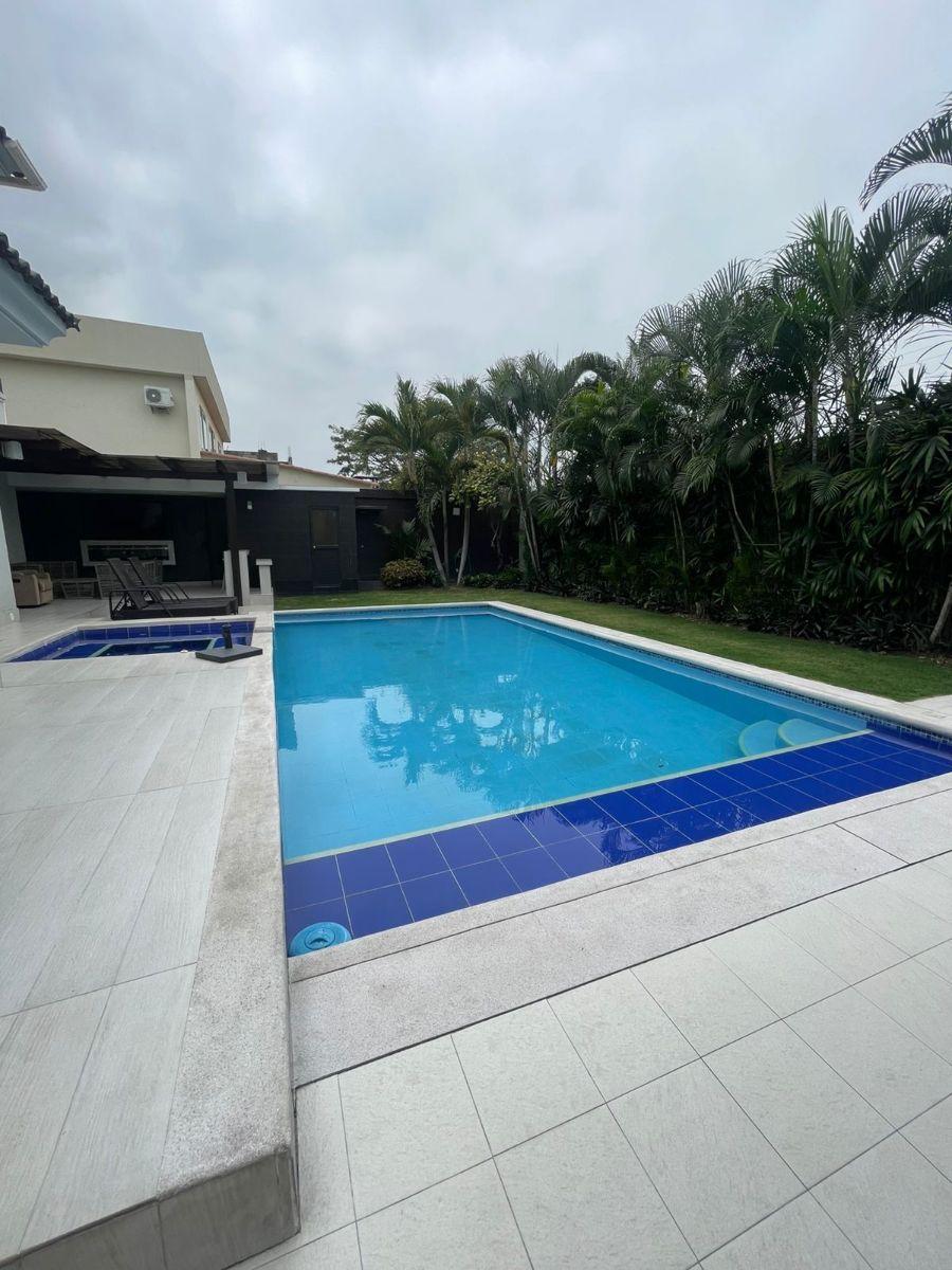 Samborondon Km 8 Urbanización Laguna del Sol Casa en Venta, Guayas — imagen 10