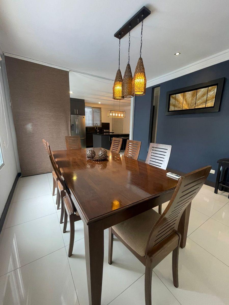 Samborondon Km 8 Urbanización Laguna del Sol Casa en Venta, Guayas — imagen 8