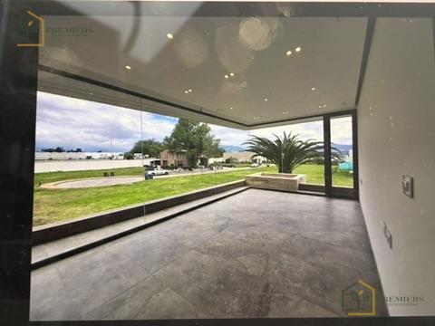 Hermosa Casa de Lujjo con 4 Habitaciones en Puembo — imagen 8