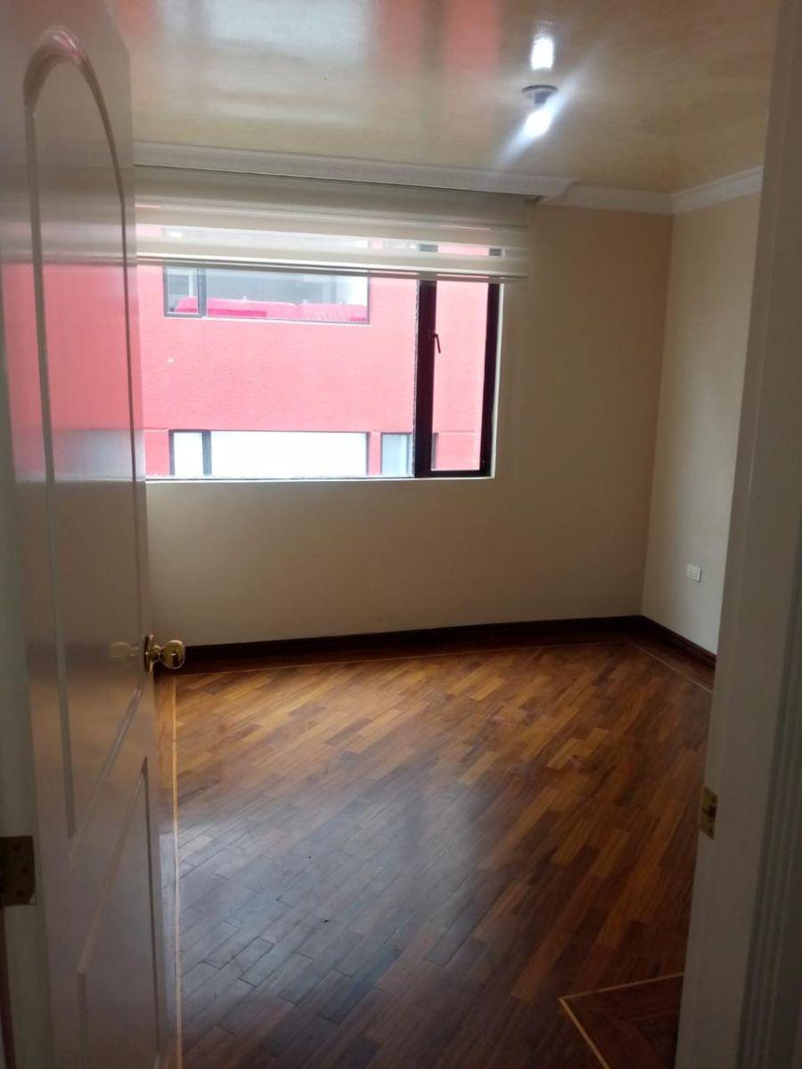 Venta Departamento Duplex con Terraza en Monteserrin — imagen 5