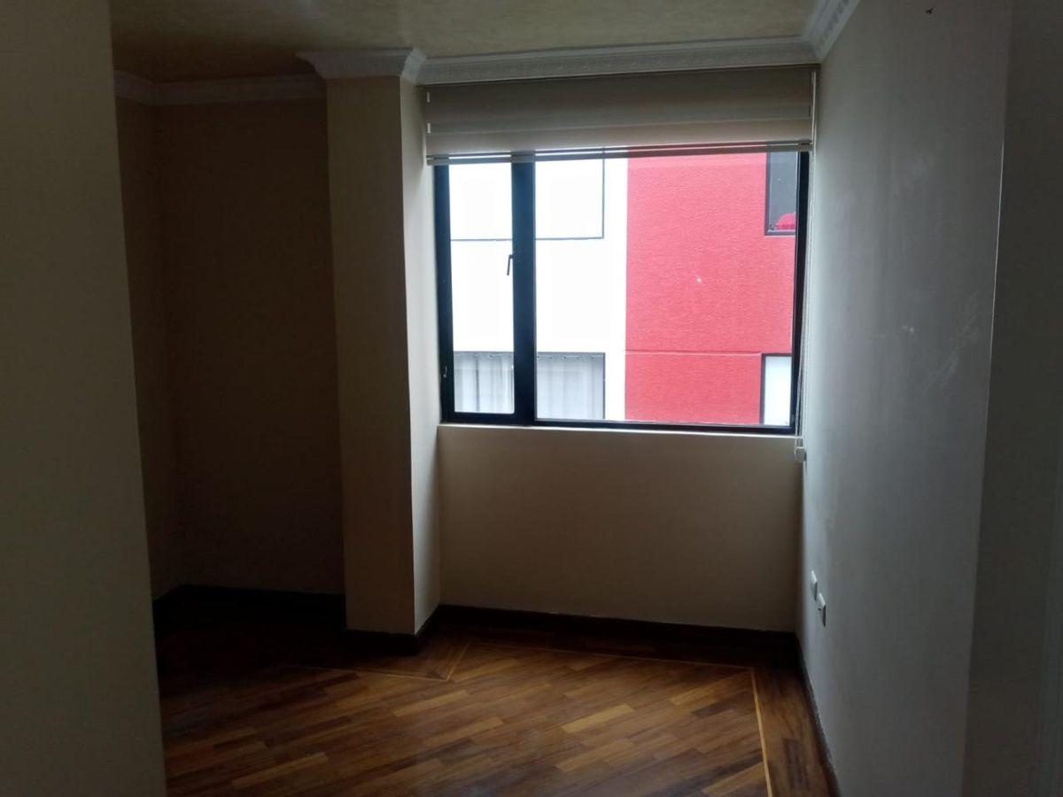Venta Departamento Duplex con Terraza en Monteserrin — imagen 4