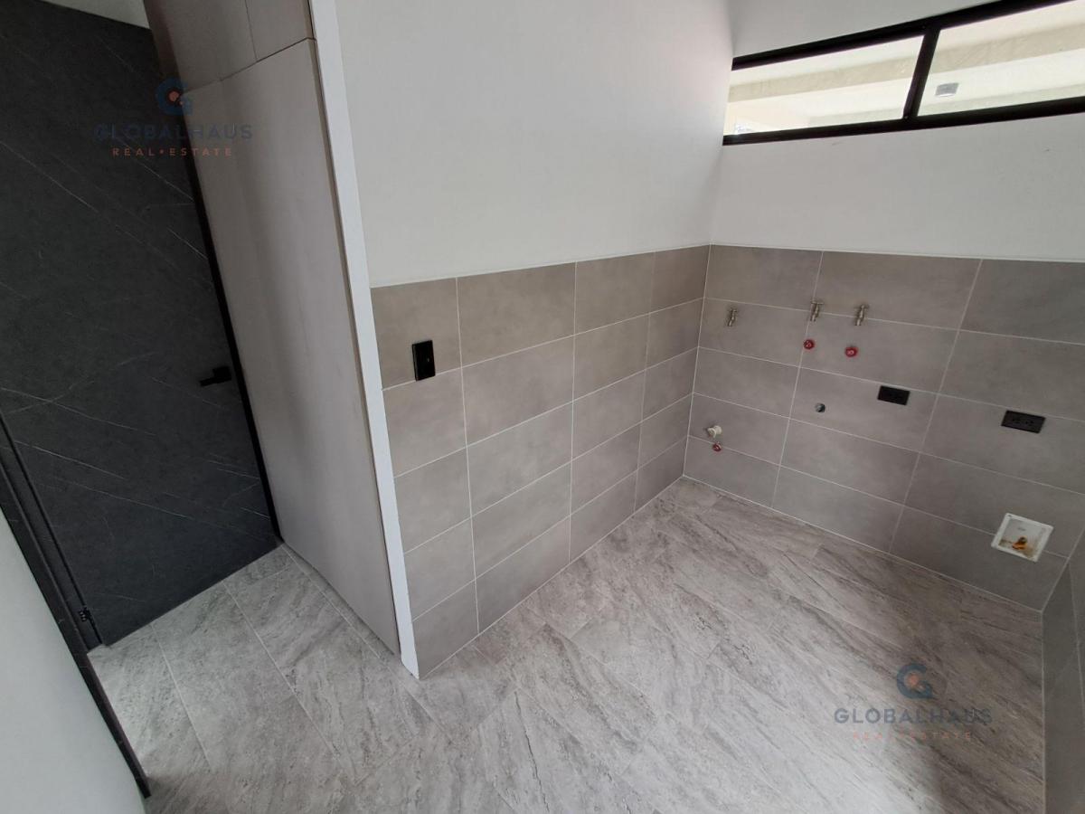 Venta de Casa en Proyecto en Isla Celeste, 4 Habitaciones, Piscina. G. P. Guayas — imagen 3