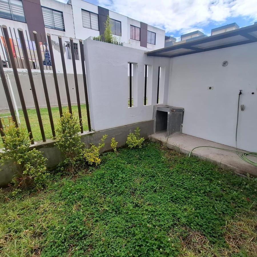 Casa de Venta de Tres Dorm. por Estrenar en Calderón Sector Bonanza — imagen 2