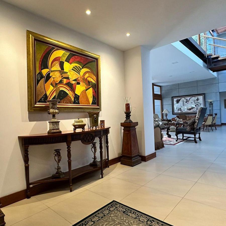 Casa con 4170 m² en Venta con 5 Habitaciones en Tumbaco — imagen 2