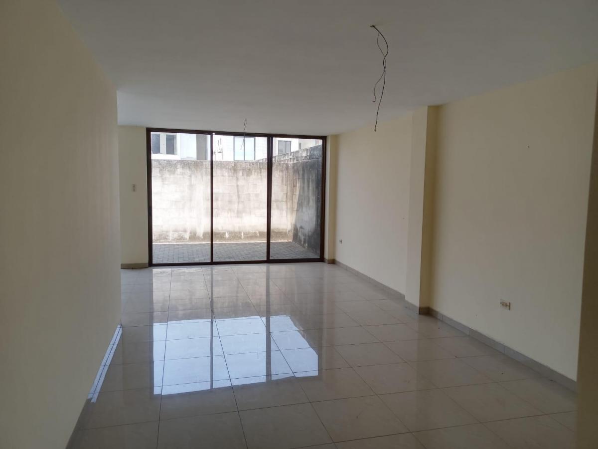 Casa Esquinera de Venta en La Urbanización Mallorca Village, 3 Dorm., Guayas — imagen 10