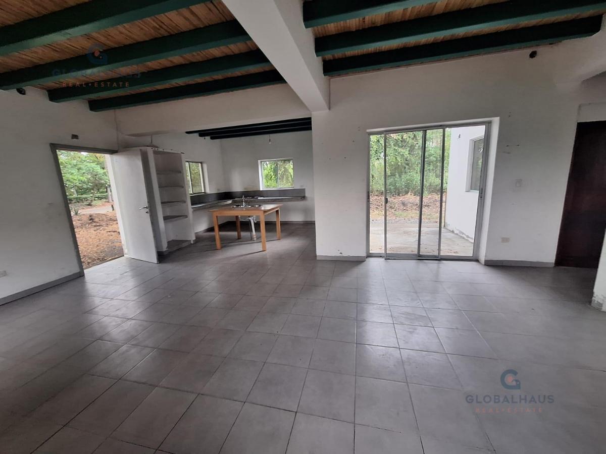 Venta Casa Urb. Lago de Capeira, Via Daule Km 23, 4 Dorm., K. S. Guayas — imagen 2