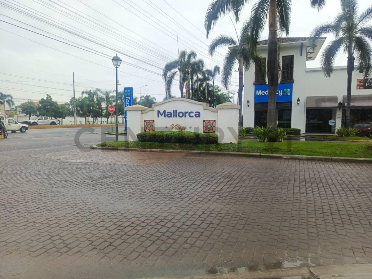 Venta Casa de Estreno con Jacuzzi en Urb. Mallorca Village V. Bah, Guayas — imagen 2