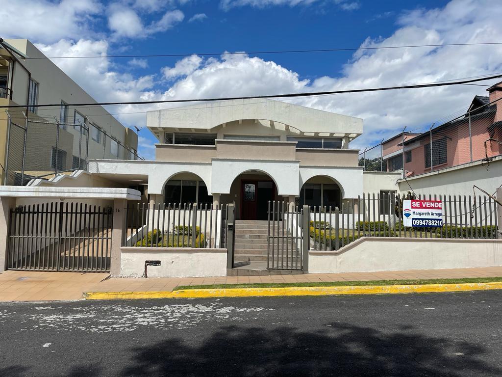 En Venta Casa en Urbanizacion Santa Lucia Baja Cumbaya - a 2 Min Usfq - *mm — imagen 10