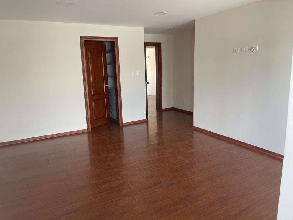 En Venta Casa en Urbanizacion Santa Lucia Baja Cumbaya - a 2 Min Usfq - *mm — imagen 8