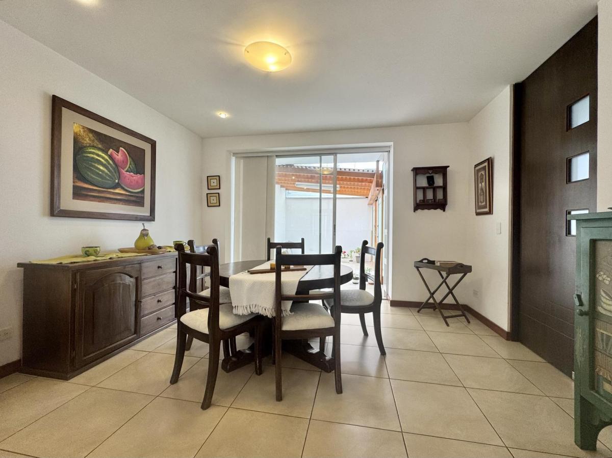 Casa de Venta en San Juan Alto Cumbayá — imagen 7