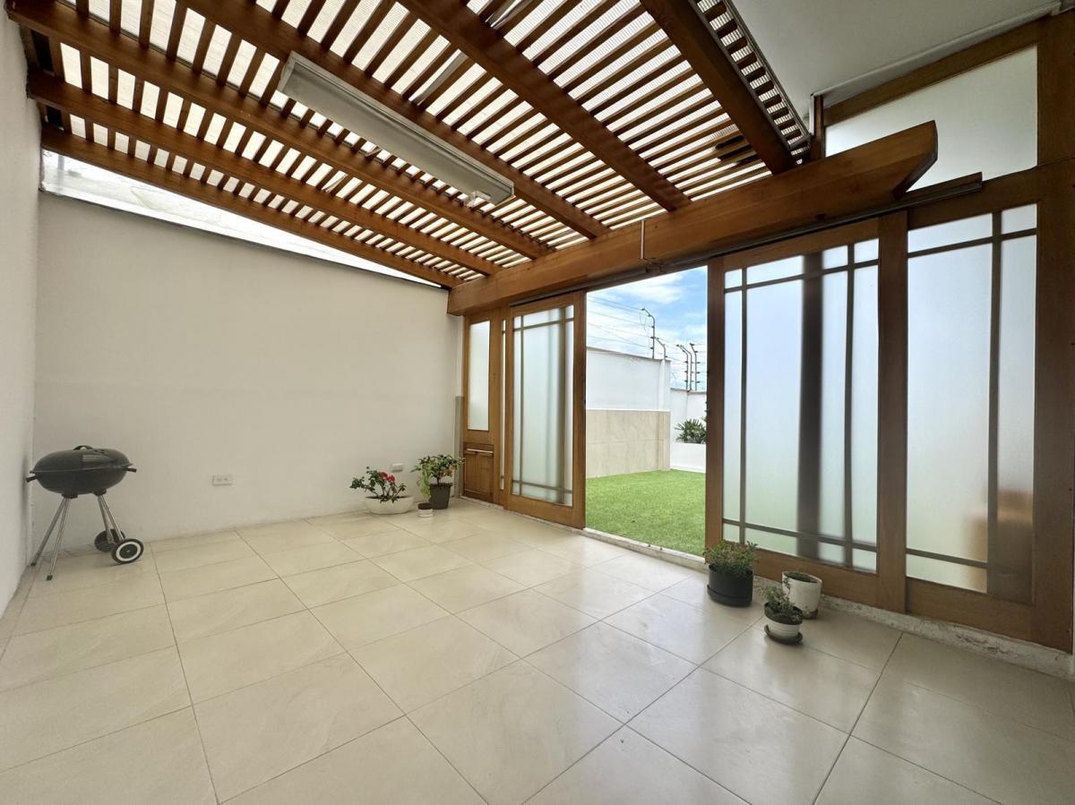 Casa de Venta en San Juan Alto Cumbayá — imagen 3