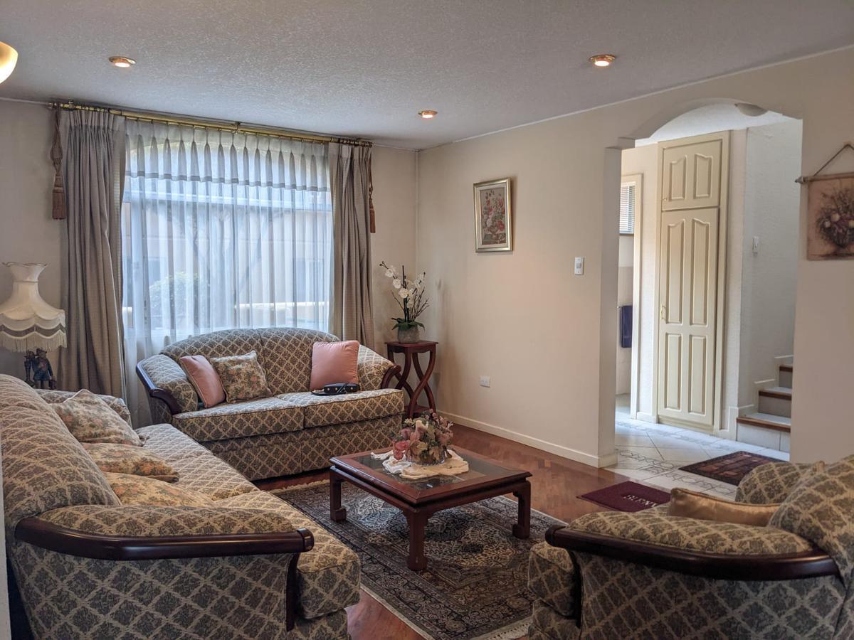 En Venta Linda Casa Cuatro Dorm. (Sector Colegio Einstein) — imagen 9