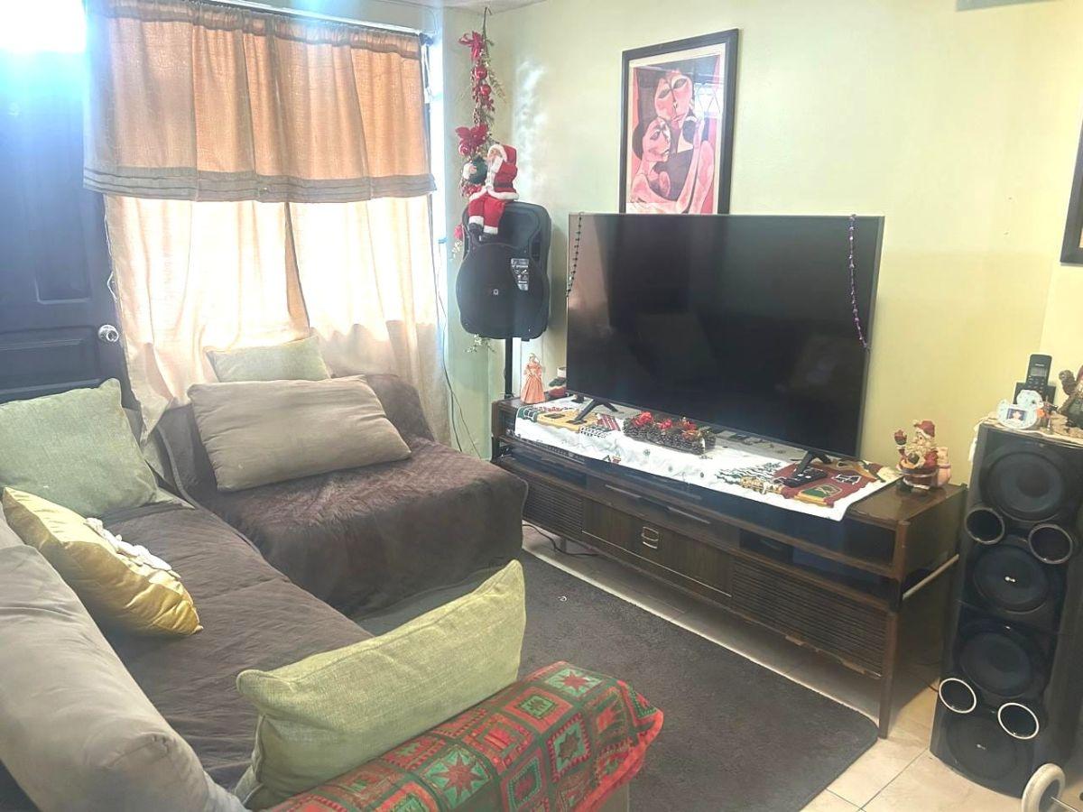 Venta Casa de 2 Pisos en Calderon, Cerca Al Gran Aki — imagen 9