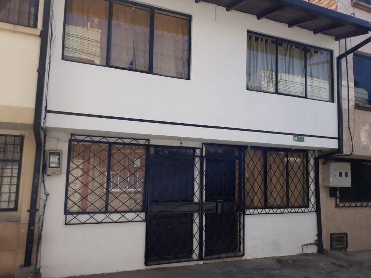 Venta Casa de 2 Pisos en Calderon, Cerca Al Gran Aki — imagen 2