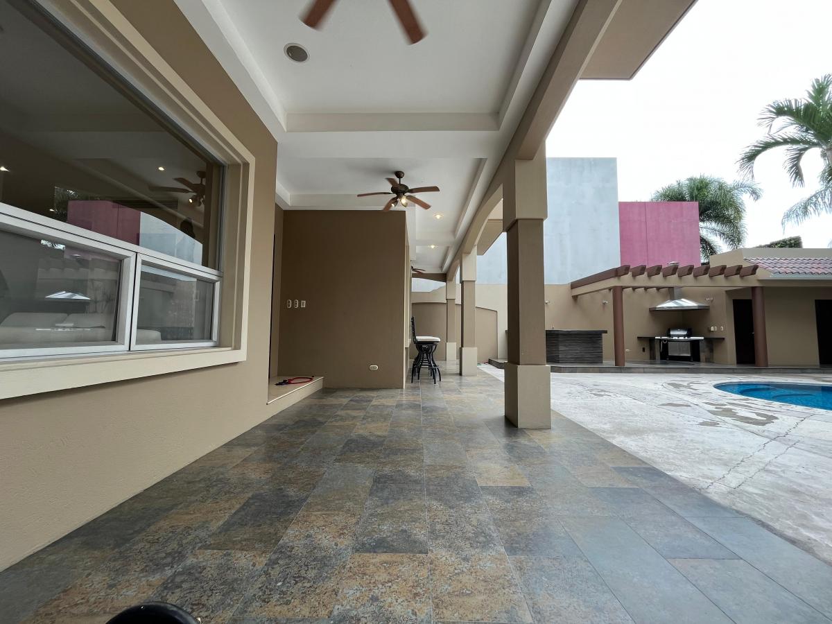 Casa en Venta, Urb. San Isidro, Guayas — imagen 5