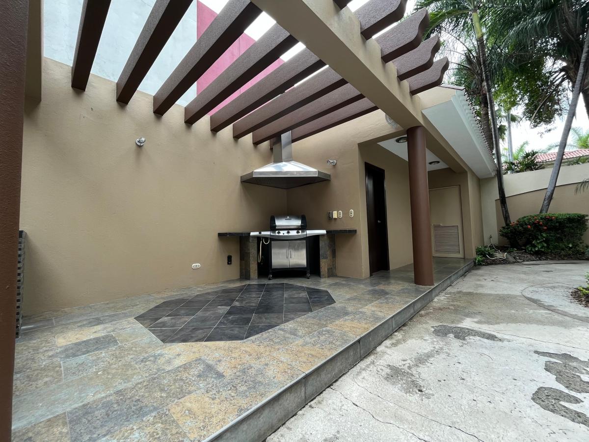 Casa en Venta, Urb. San Isidro, Guayas — imagen 4