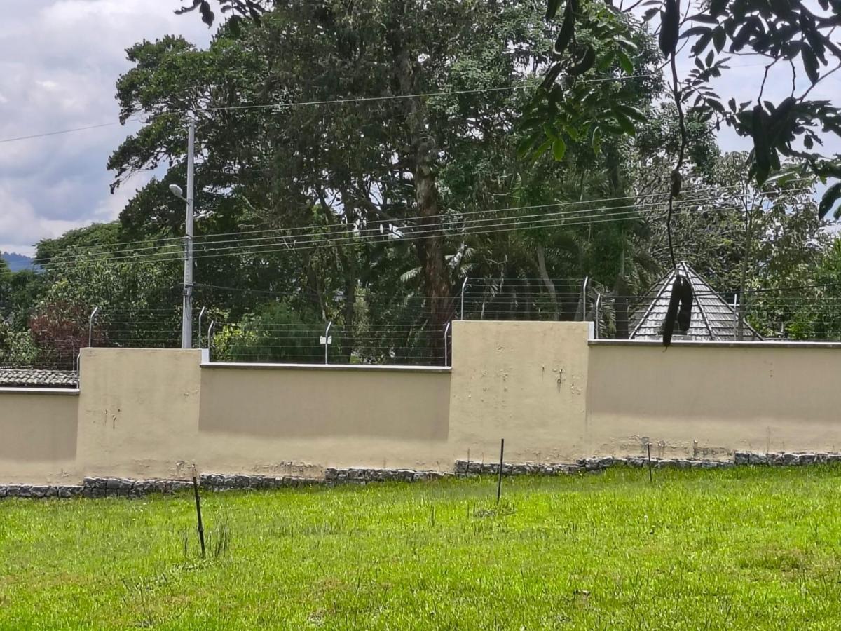 Terreno en Puembo de 1000 en Puembo, Urb — imagen 2