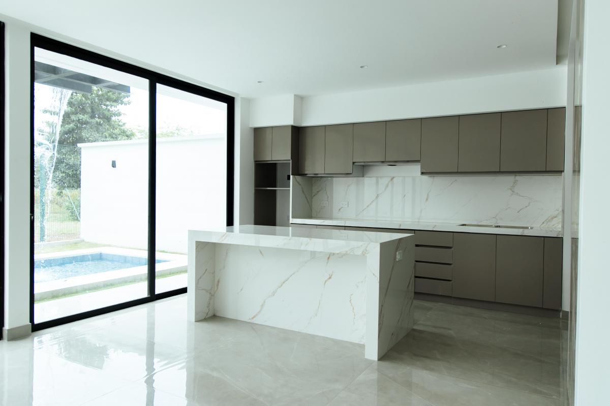 Hermosa Casa Moderna en Venta, de Estreno, Isla Celeste, Guayas — imagen 10