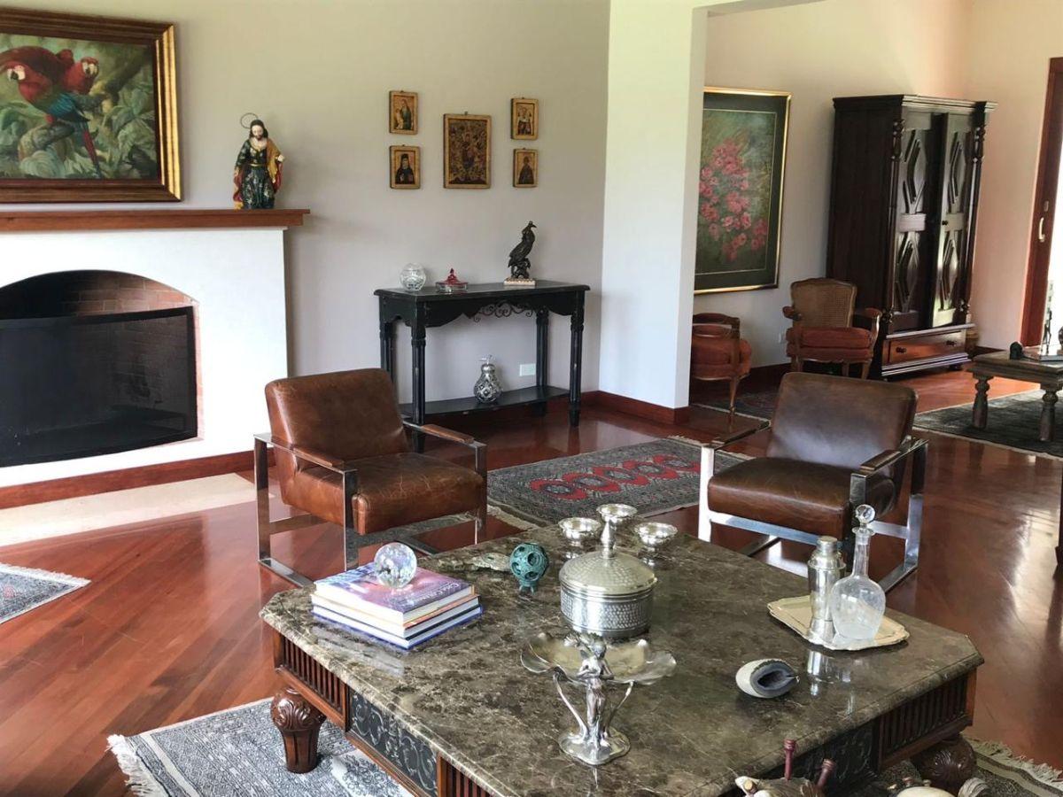 Casa en Venta Dentro de Urbanización en Nayon — imagen 8