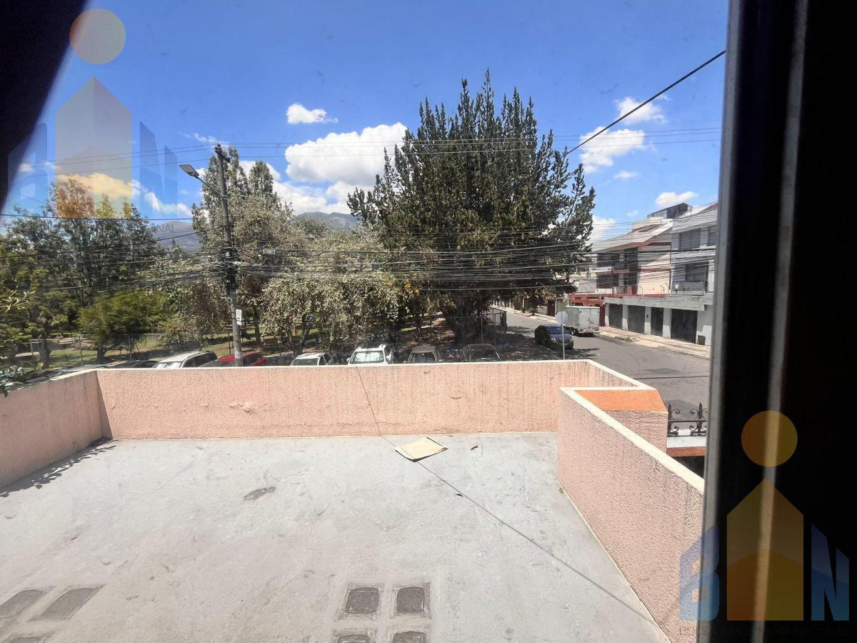 Casa Rentera de Venta en Centro Norte, Sector Jipijapa — imagen 4