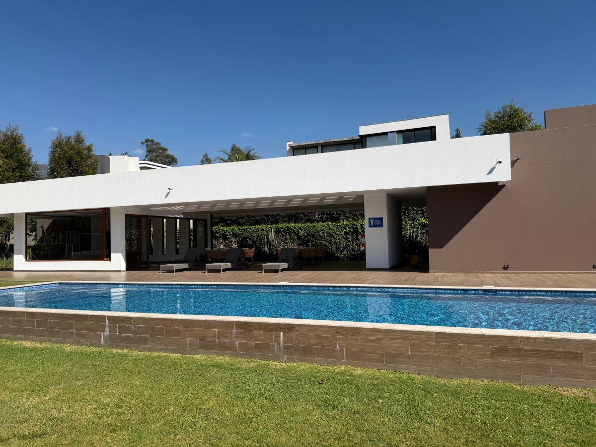 Terreno de 681 m² en Venta en Cumbayá con Urbanización Privada — imagen 9