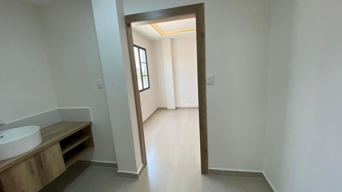 Casa de Venta en Manta Costa Azul, Manabí — imagen 2