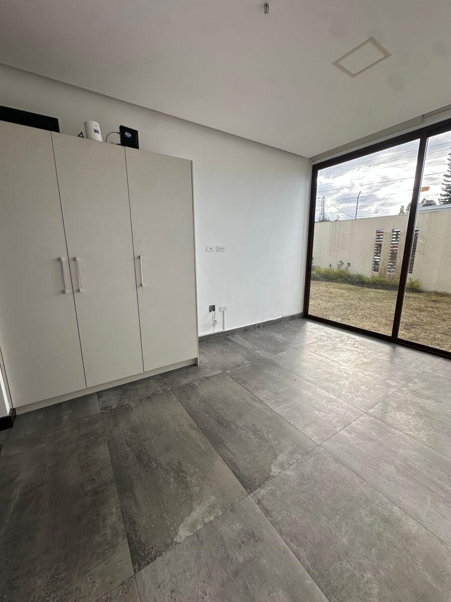 Amplio Departamento con Jardín — imagen 4