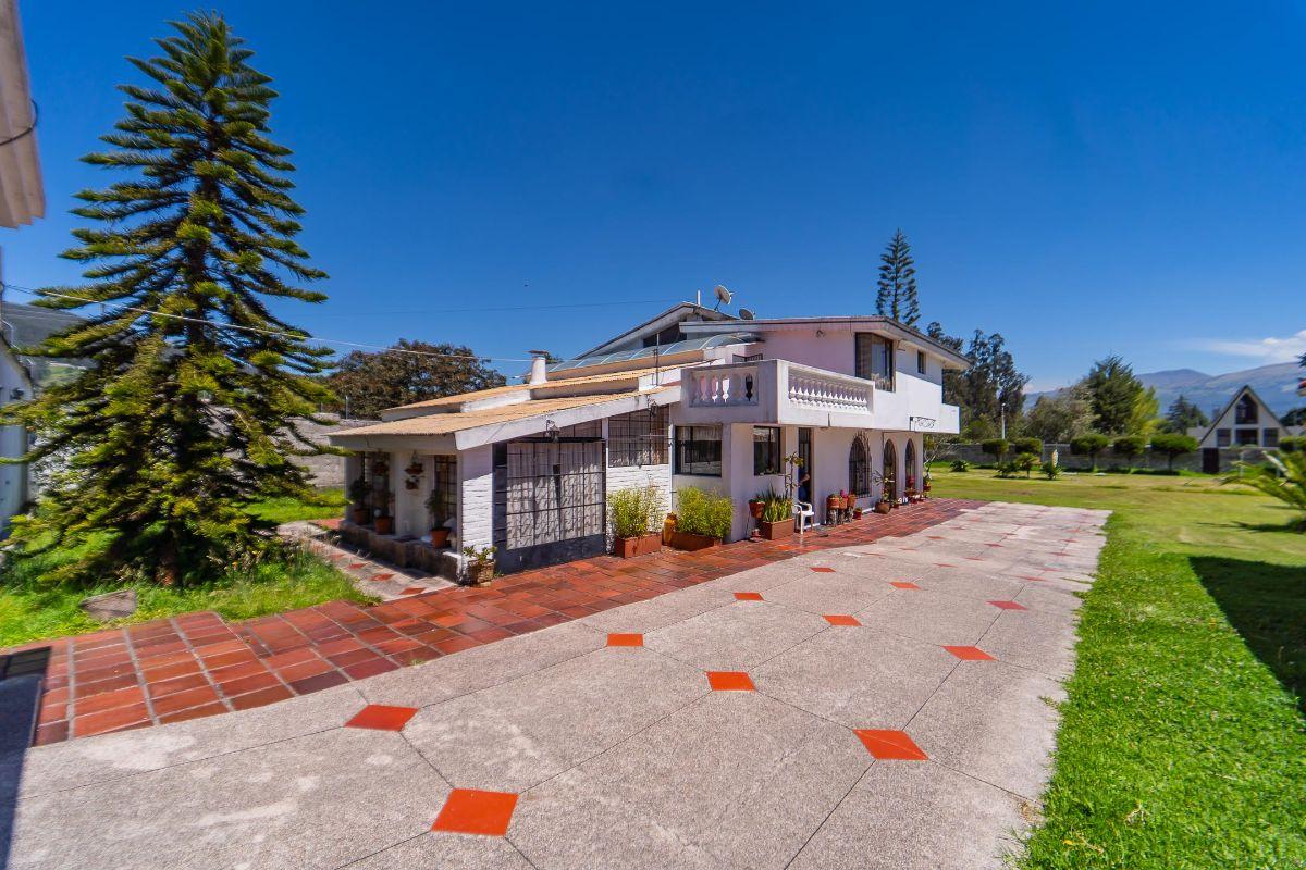 Casa Independiente con Terreno de 967 m² en Venta Sector La Merced Valle de Los Chillos — imagen 10
