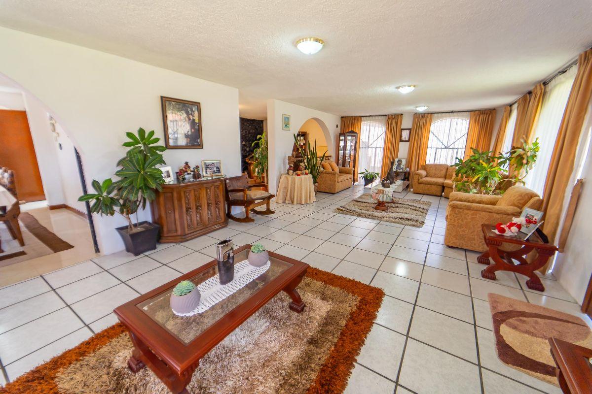 Casa Independiente con Terreno de 967 m² en Venta Sector La Merced Valle de Los Chillos — imagen 8