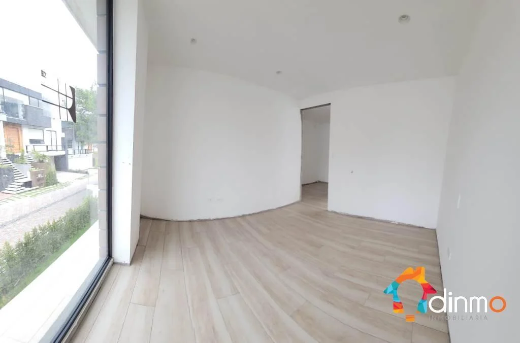 Casa a Estrenar Urb. Cerrada a 5 Minutos del Reservorio de Cumbayá — imagen 4