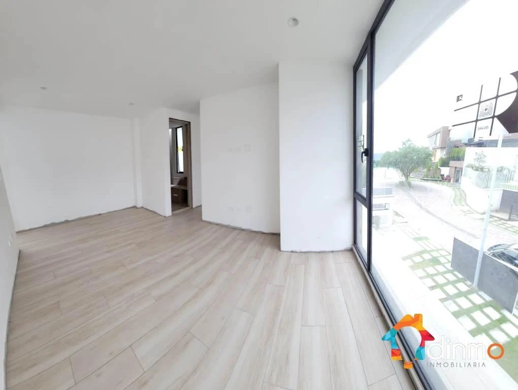 Casa a Estrenar Urb. Cerrada a 5 Minutos del Reservorio de Cumbayá — imagen 3