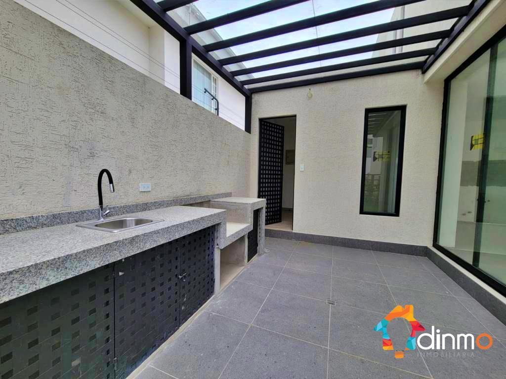 Casa a Estrenar Urb. Cerrada a 5 Minutos del Reservorio de Cumbayá — imagen 2