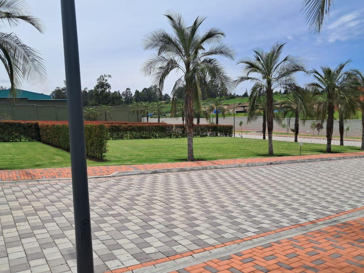 Lotes de Terreno en Venta, Puembo, Urbanización de Lujo — imagen 10