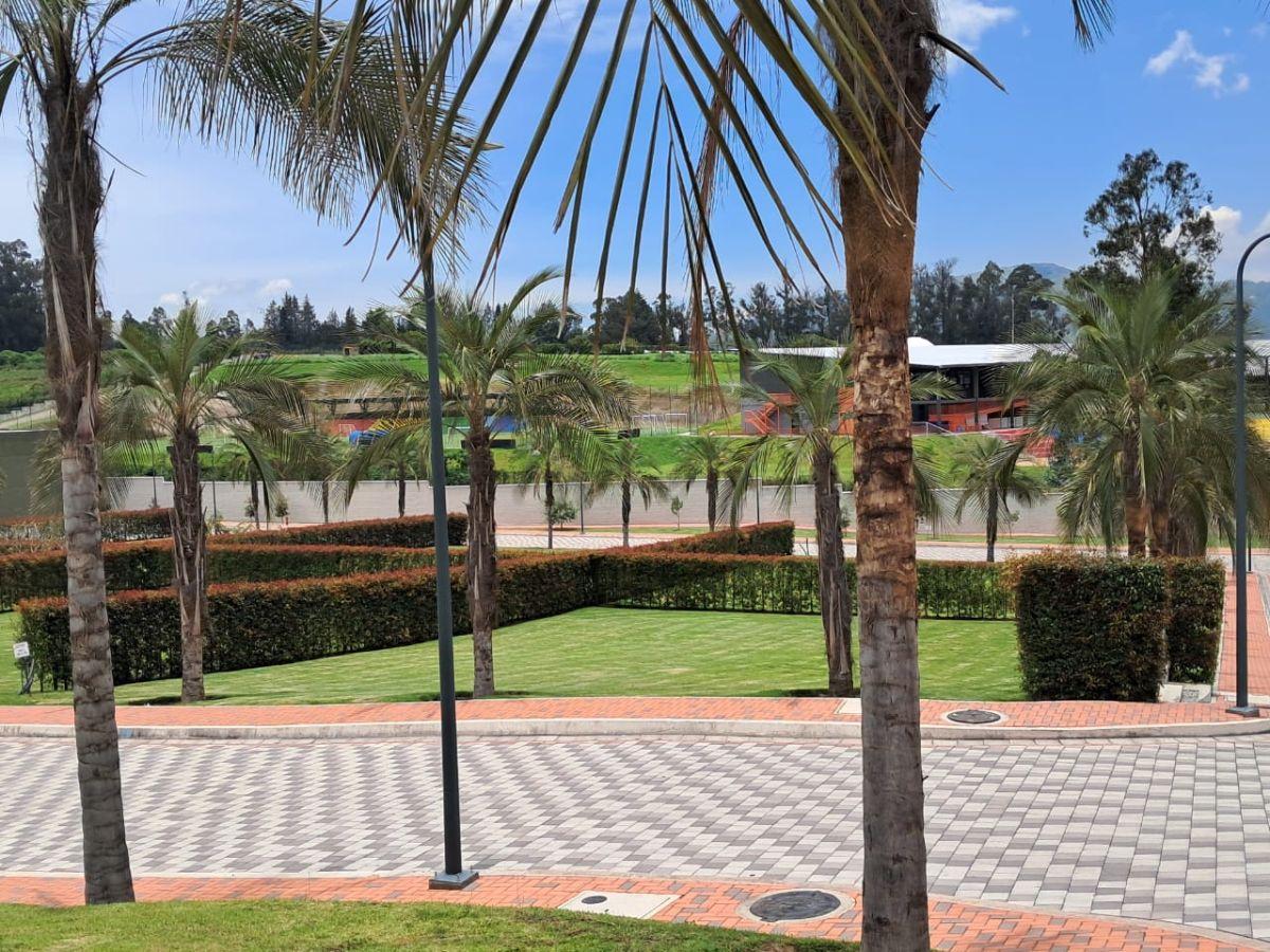 Lotes de Terreno en Venta, Puembo, Urbanización de Lujo — imagen 9