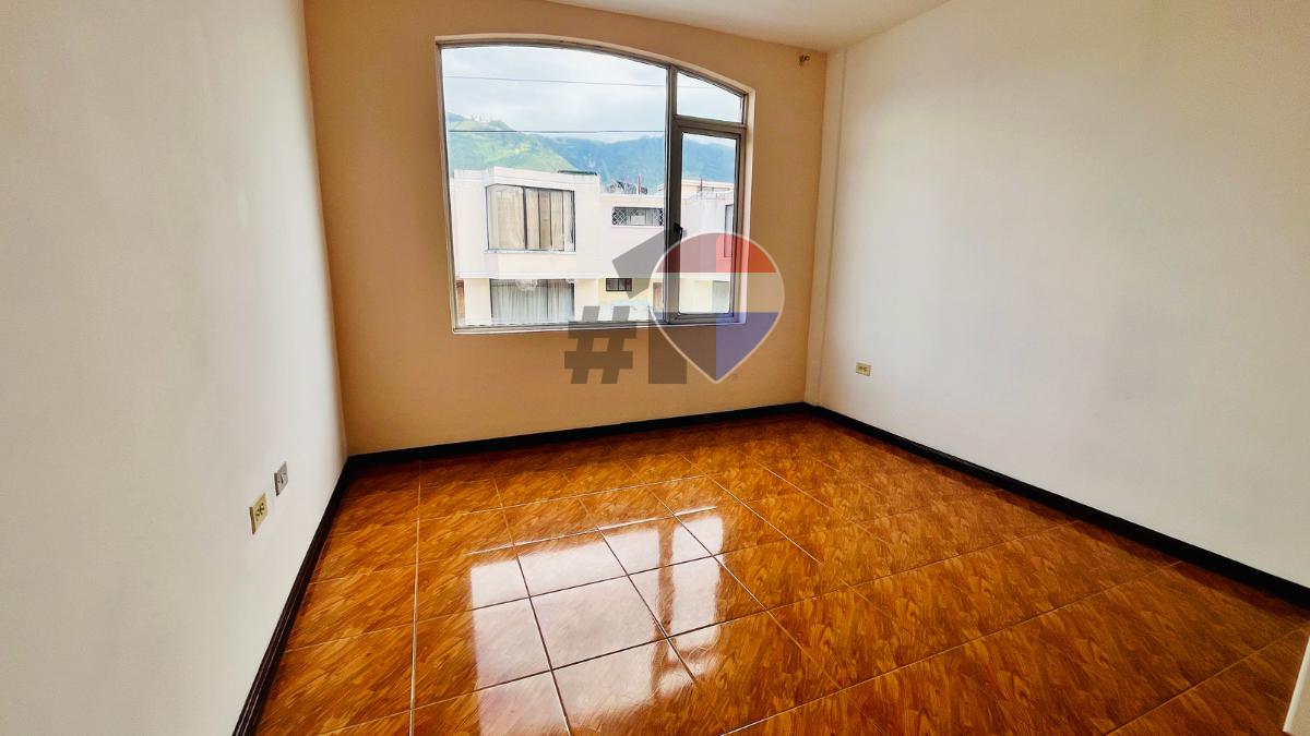 Casa en Venta en Ibarra - Conjunto La Giralda, Imbabura — imagen 2