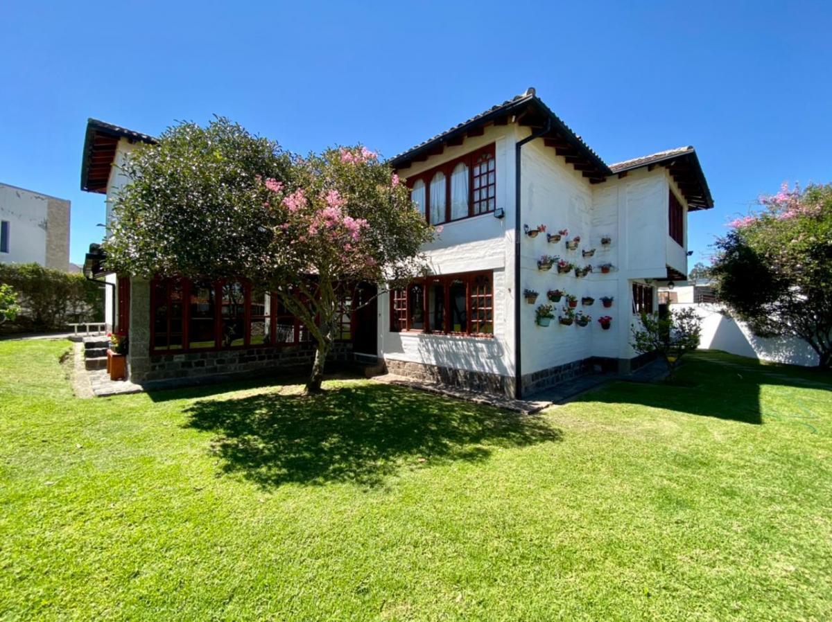 Casa en Venta Dentro de Urbanización Cerca a La Espe. Sangolquí. Provincia de Pichincha — imagen 10