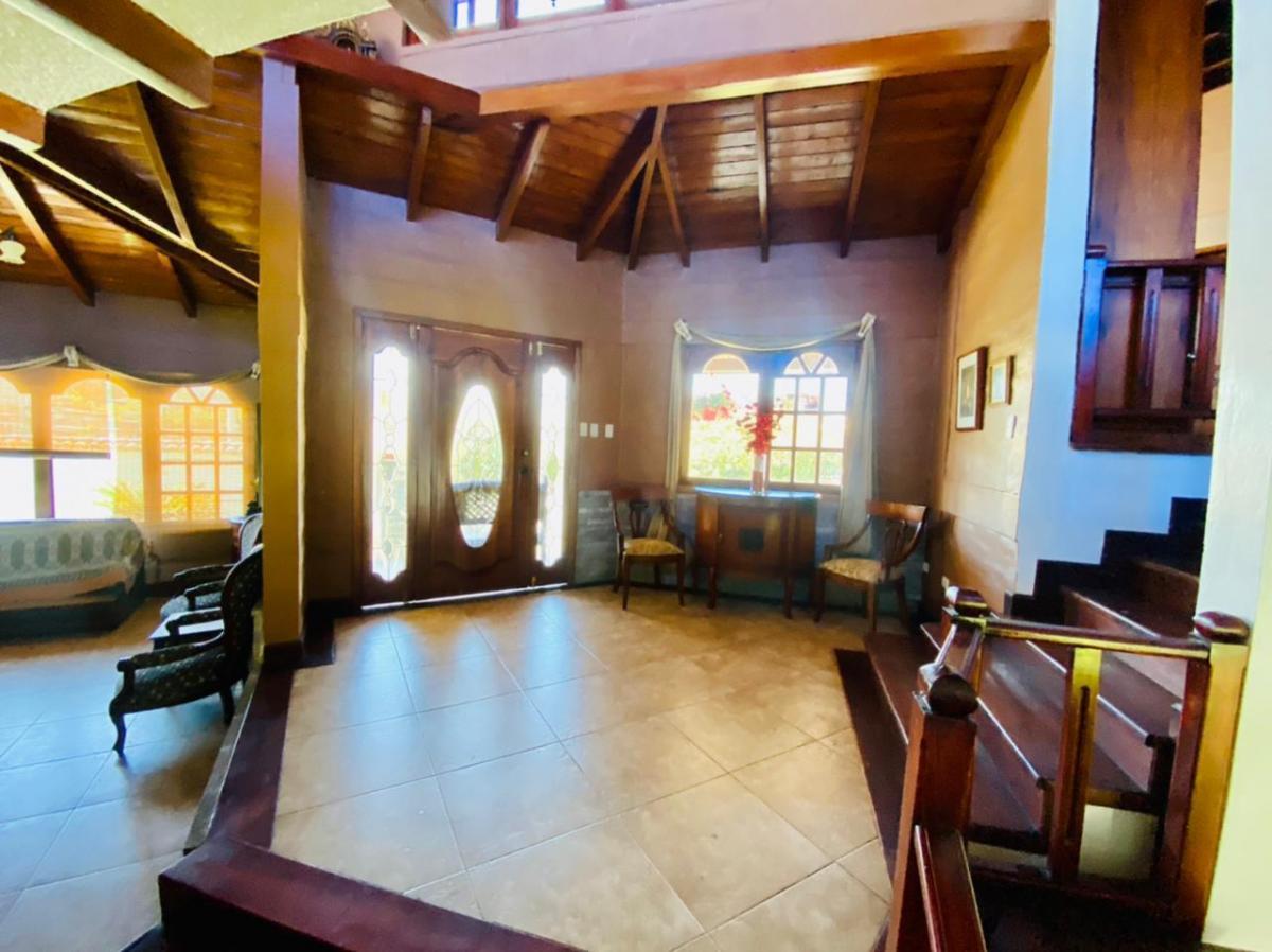 Casa en Venta Dentro de Urbanización Cerca a La Espe. Sangolquí. Provincia de Pichincha — imagen 9