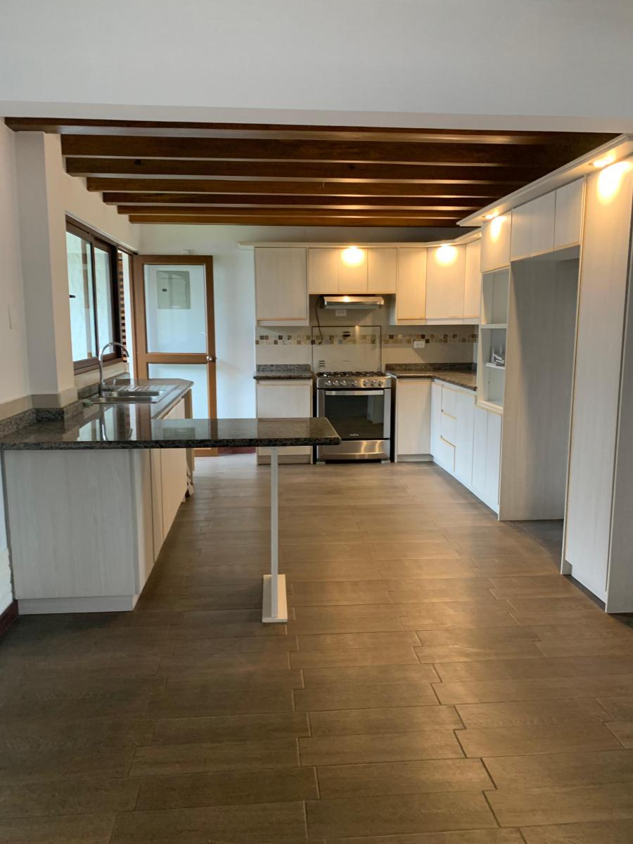 Vendo Hermosa Casa de Dos Plantas Sector Tumbaco — imagen 10