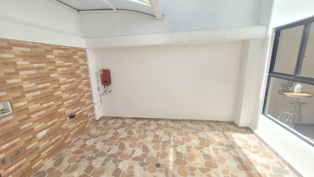 Casa de Venta, Sector Solca, 5 Dorm. — imagen 2