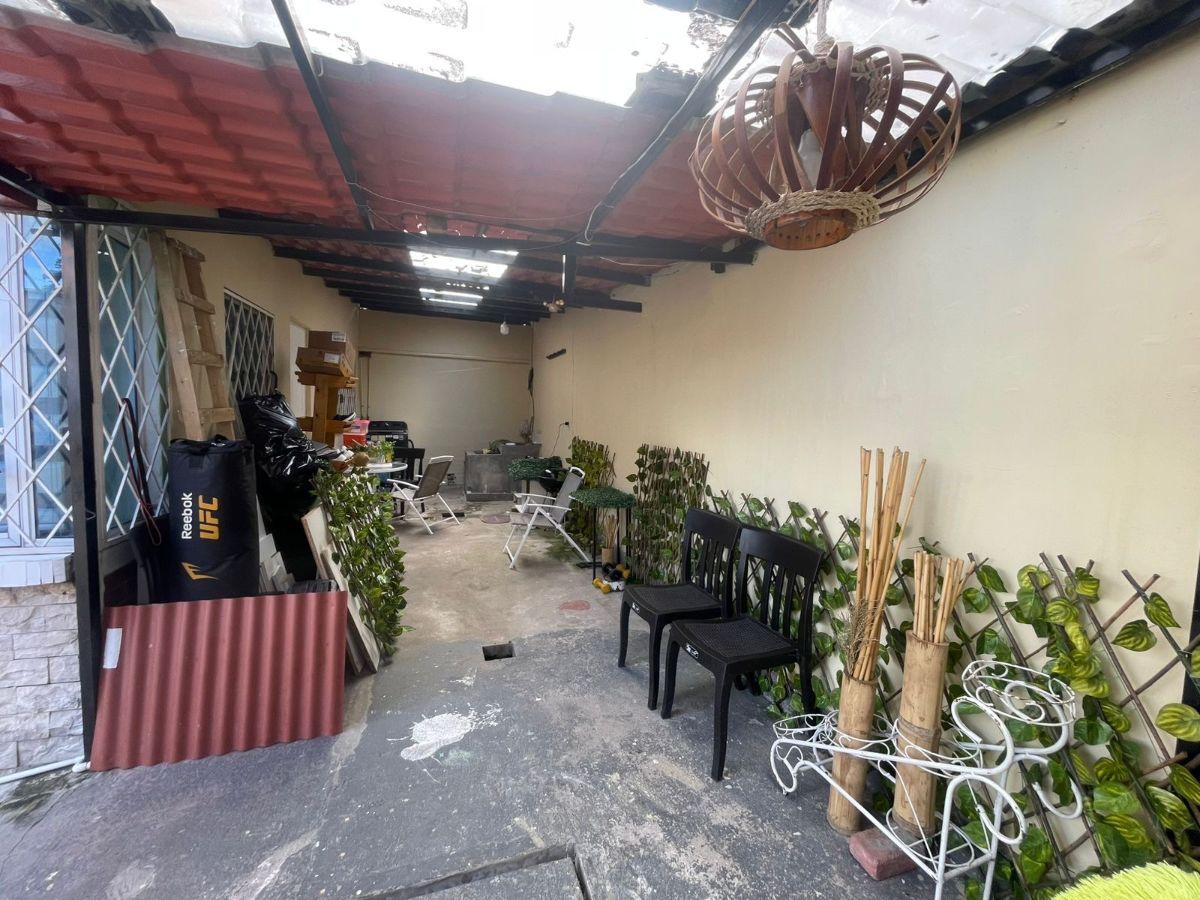 Casa en Venta, 2 Patios, 2 Estacionamientos, Conocoto — imagen 10
