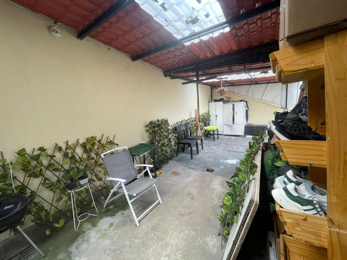 Casa en Venta, 2 Patios, 2 Estacionamientos, Conocoto — imagen 9