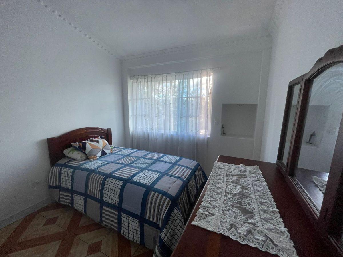 Casa en Venta, 2 Patios, 2 Estacionamientos, Conocoto — imagen 7